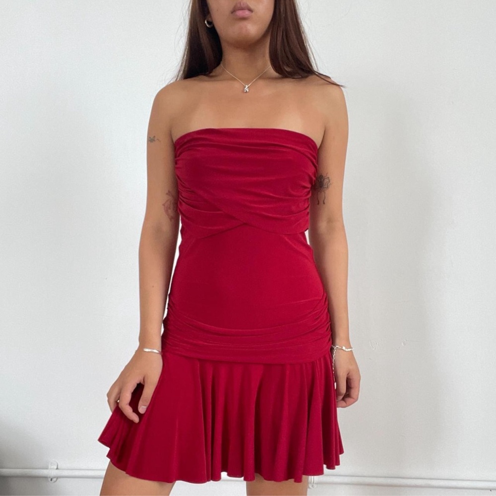 Elegant Red Strapless Dress